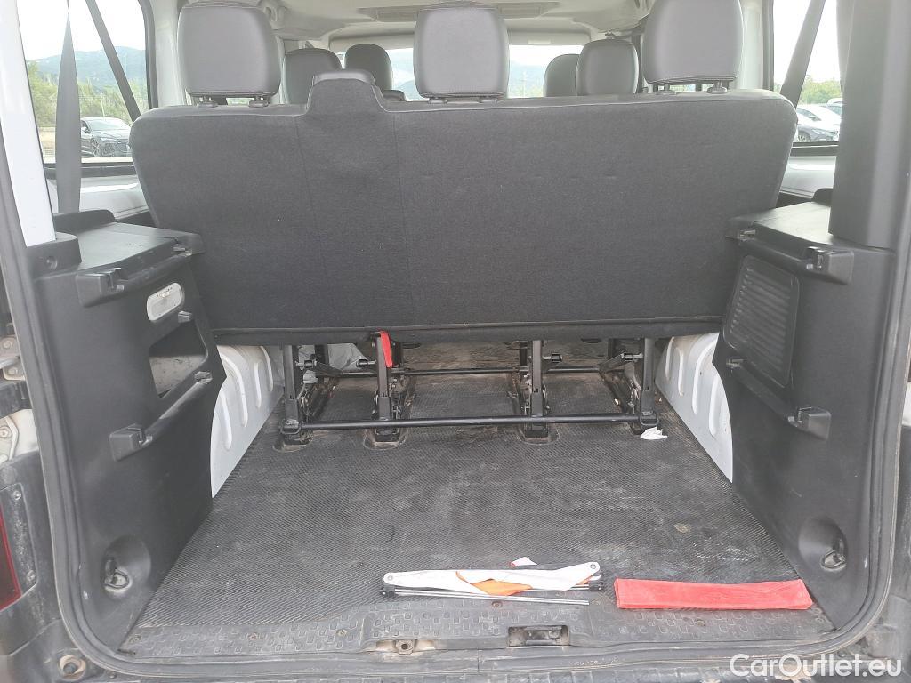  Nissan  NV300 NISSAN  / 2021 / 4P / monovolumen Combi 9 2.0dCi 81kW L1H1 1T Comfort #10
