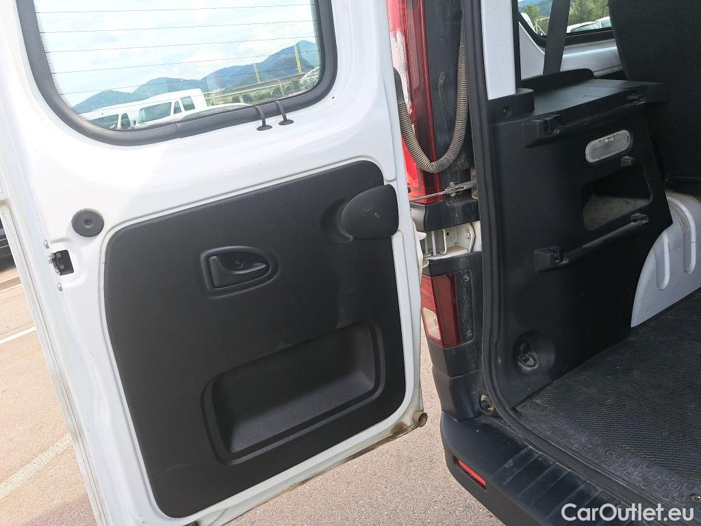  Nissan  NV300 NISSAN  / 2021 / 4P / monovolumen Combi 9 2.0dCi 81kW L1H1 1T Comfort #53