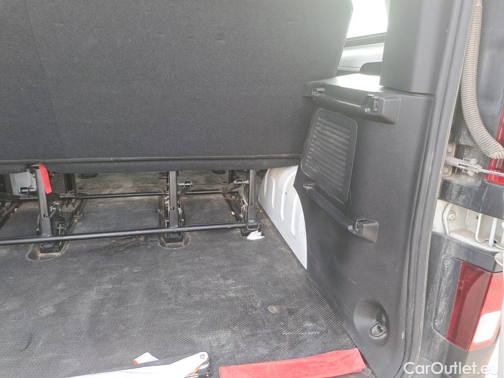  Nissan  NV300 NISSAN  / 2021 / 4P / monovolumen Combi 9 2.0dCi 81kW L1H1 1T Comfort #52