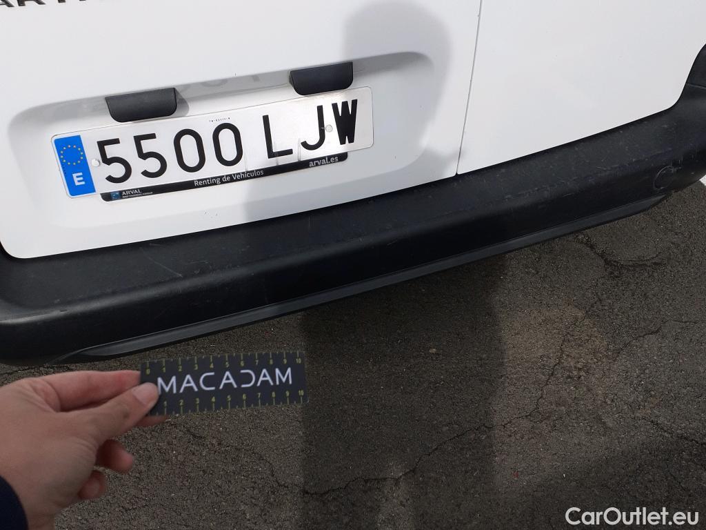  Peugeot  Partner PEUGEOT  / 2018 / 3P / furgón derivado de turismo Pro Standard 600kg BlueHDi 73kW (AC) #38