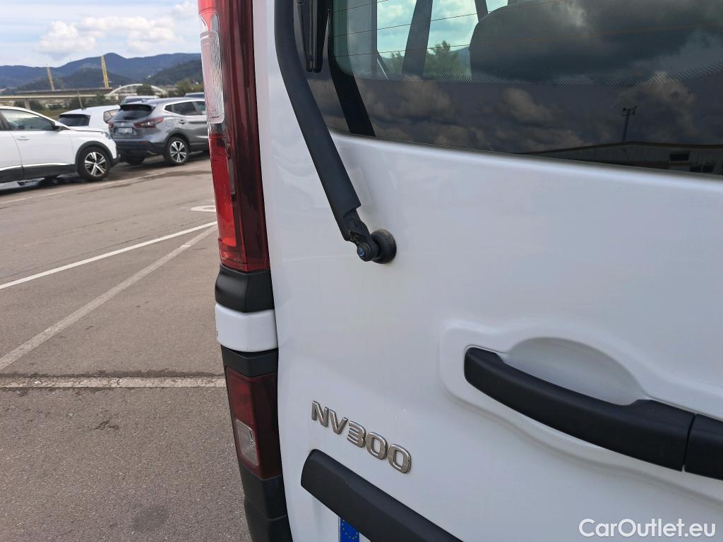  Nissan  NV300 NISSAN  / 2021 / 4P / monovolumen Combi 9 2.0dCi 81kW L1H1 1T Comfort #37
