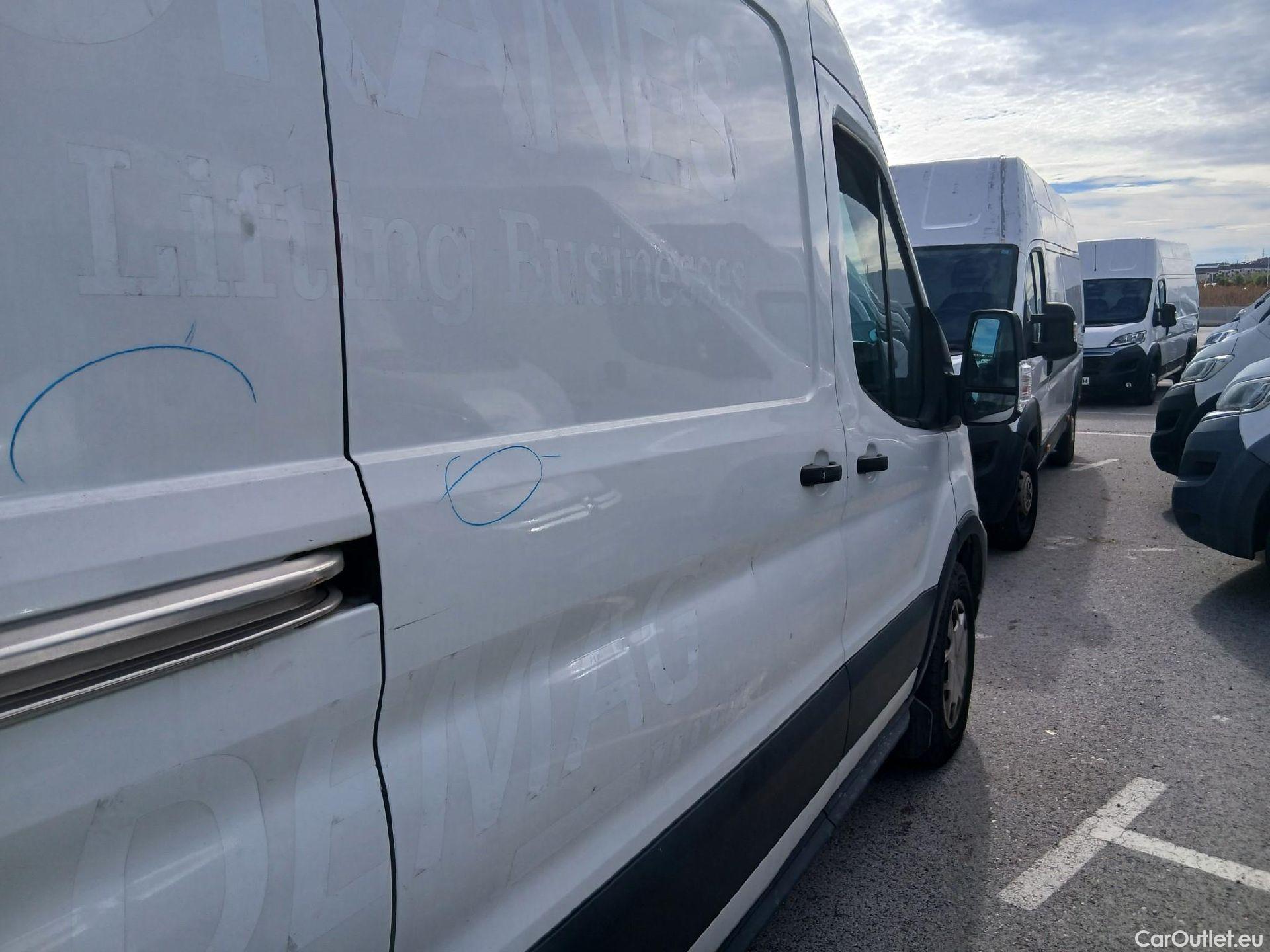  Ford  Transit FORD  / 2013 / 4P / furgón 350 96kW L3H2 Van Trend FWD #27