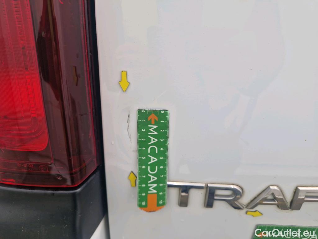  Renault  Trafic RENAULT  / 2014 / 4P / Fourgon tôlé FG GCF L2H1 1200 dCi 95 E6 #11
