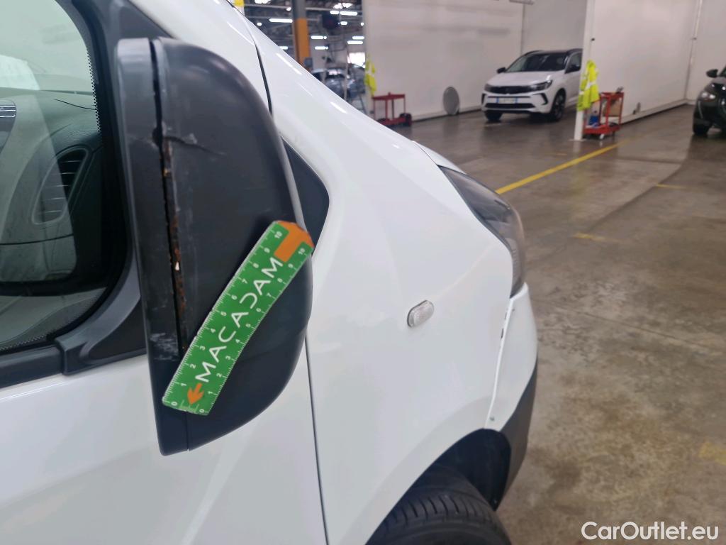  Renault  Trafic RENAULT  / 2014 / 4P / Fourgon tôlé FG GCF L2H1 1200 dCi 95 E6 #44