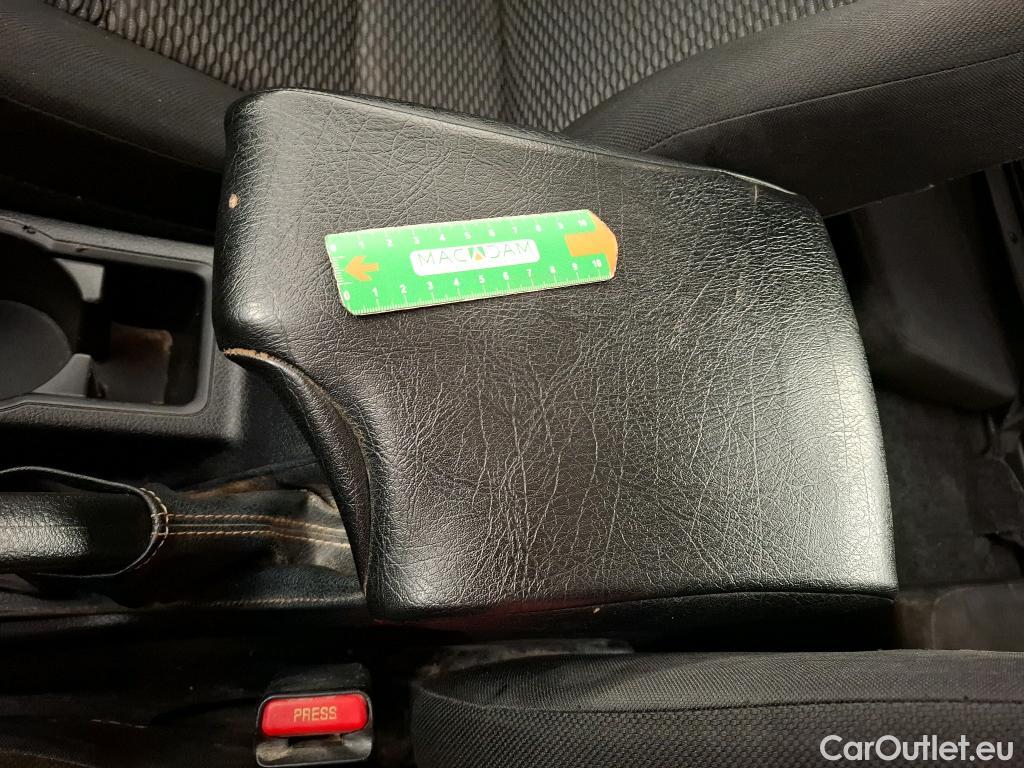  Toyota  Hilux  XC VU 4p Pick-up 4WD 2.4 D-4D X-tra Cabine LeCap #24