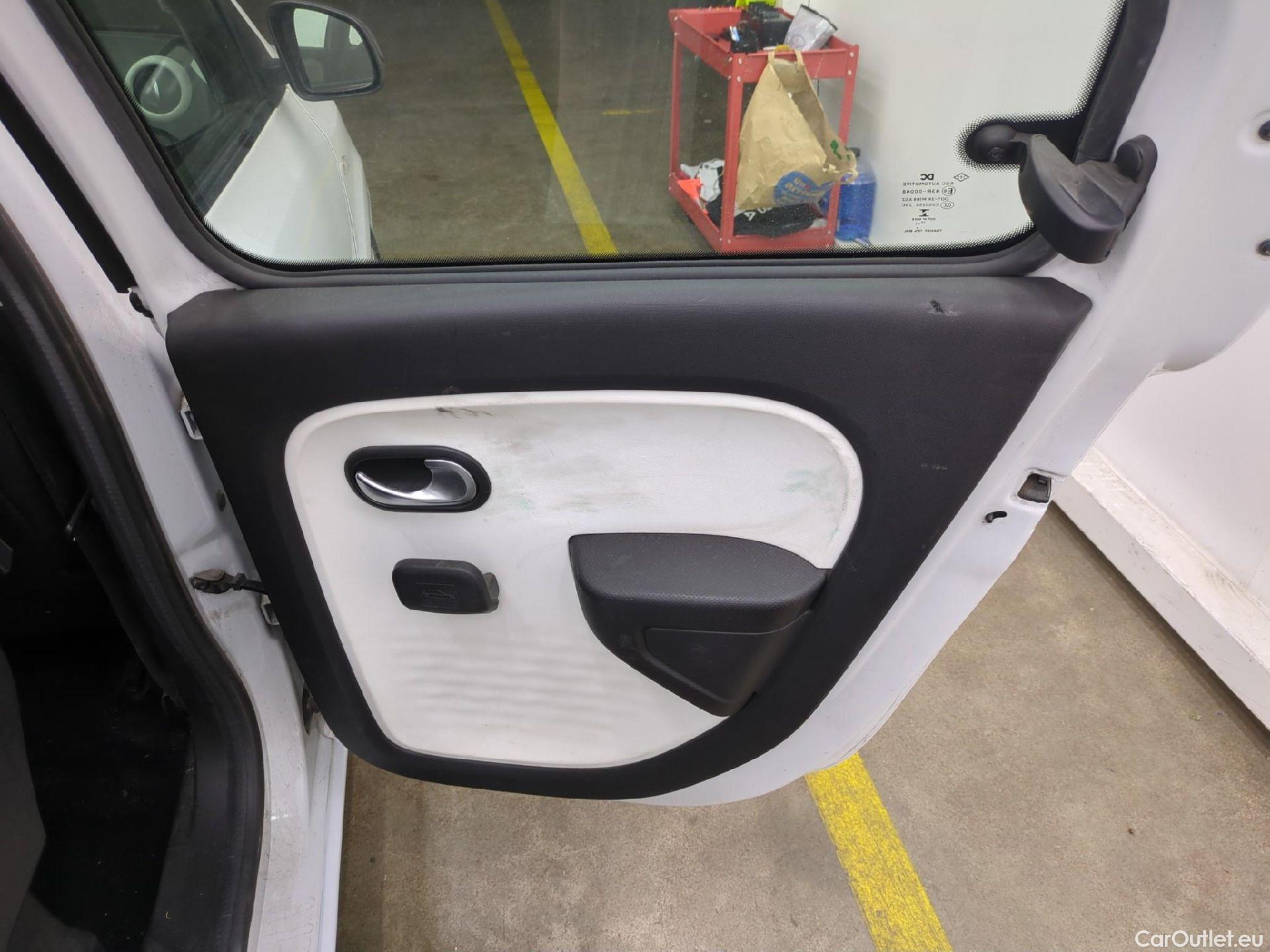  Renault  Twingo  Zen 1.0 SCe 75CV BVM5 E6dT #30