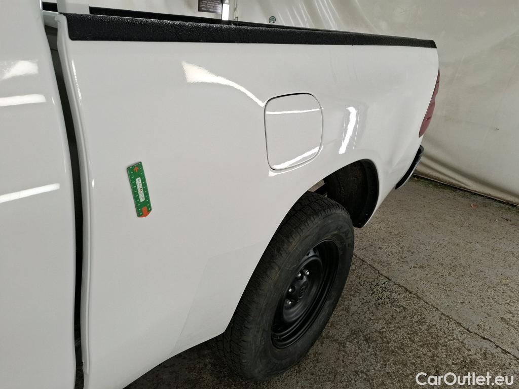  Toyota  Hilux  XC VU 4p Pick-up 4WD 2.4 D-4D X-tra Cabine LeCap #1
