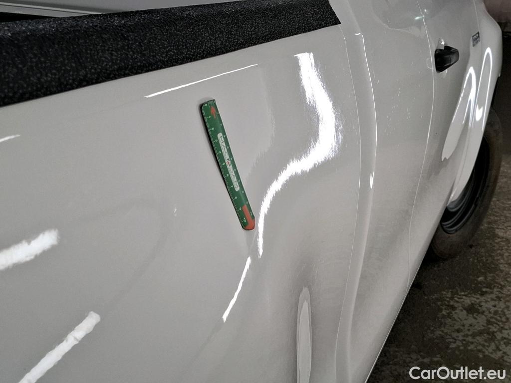  Toyota  Hilux  XC VU 4p Pick-up 4WD 2.4 D-4D X-tra Cabine LeCap #9