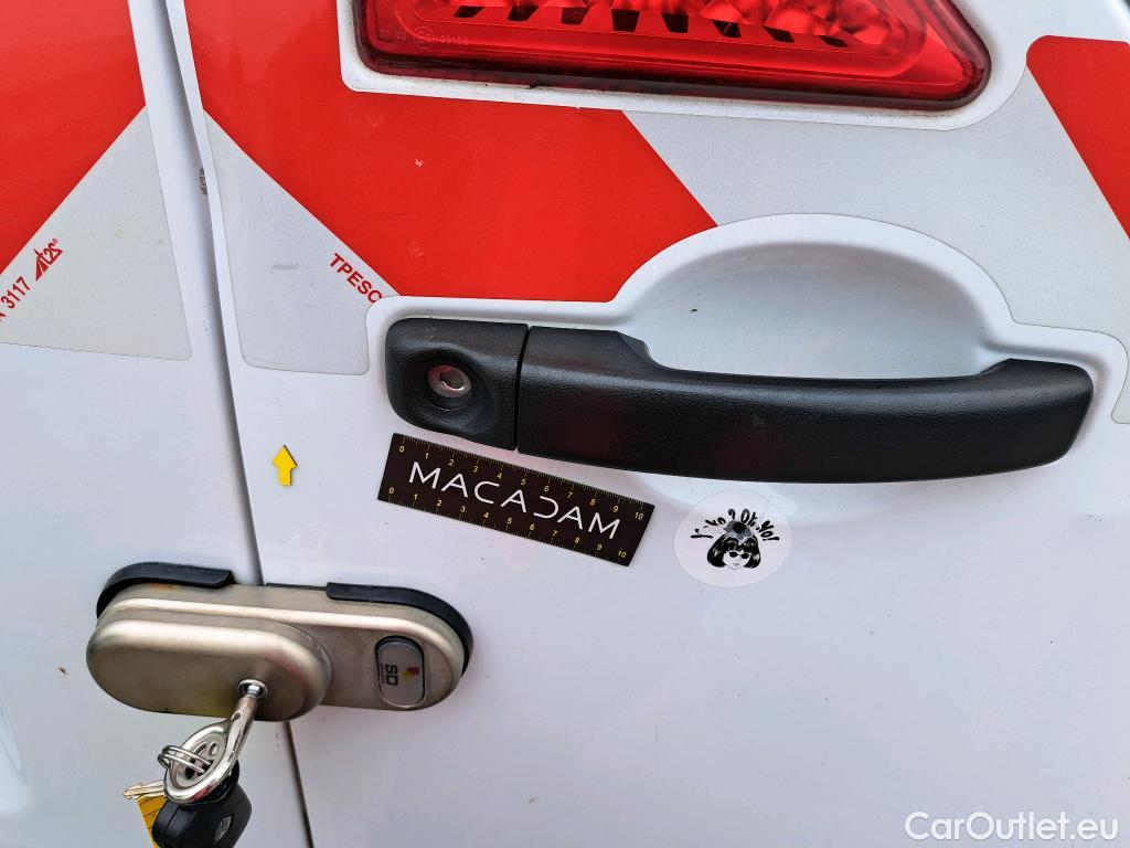  Renault  Master RENAULT  VU 4p Fourgon FG GCf Trac F3500 L3H2 Energy dCi 145 E6 #25