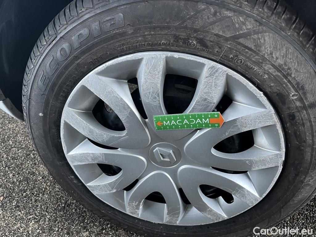  Renault  Clio  IV Air MediaNav 1.5 dCi 75CV BVM5 E6 #34