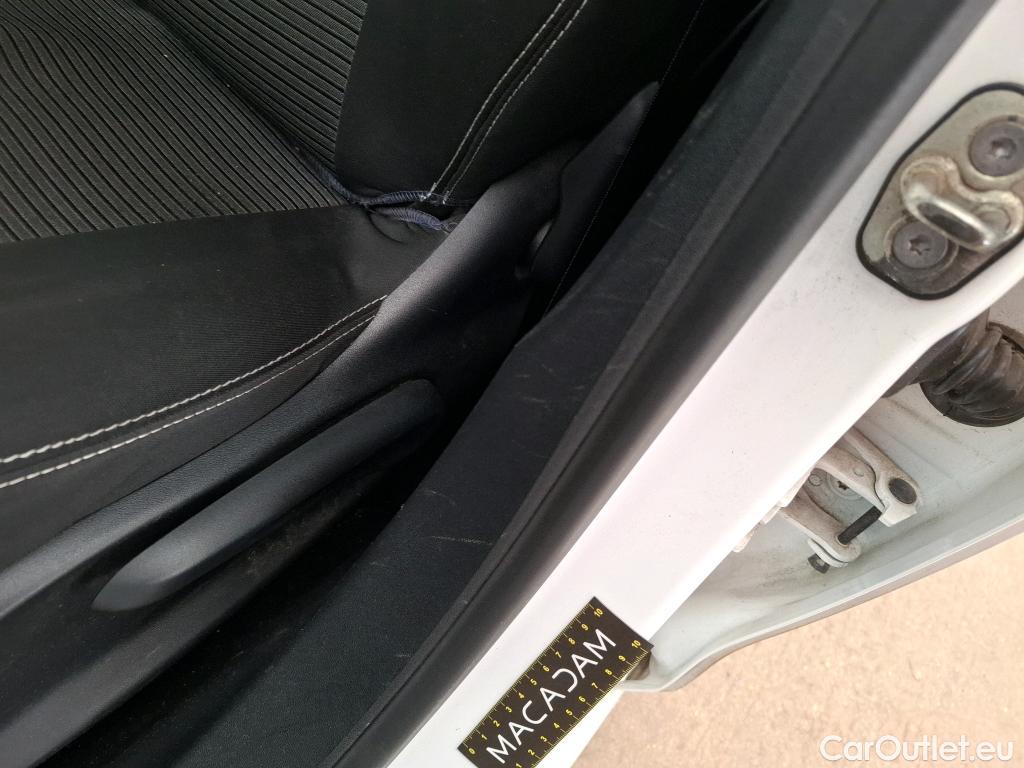  Peugeot  208  Affaire Pro 1.6 HDi 75CV BVM5 E6 #37