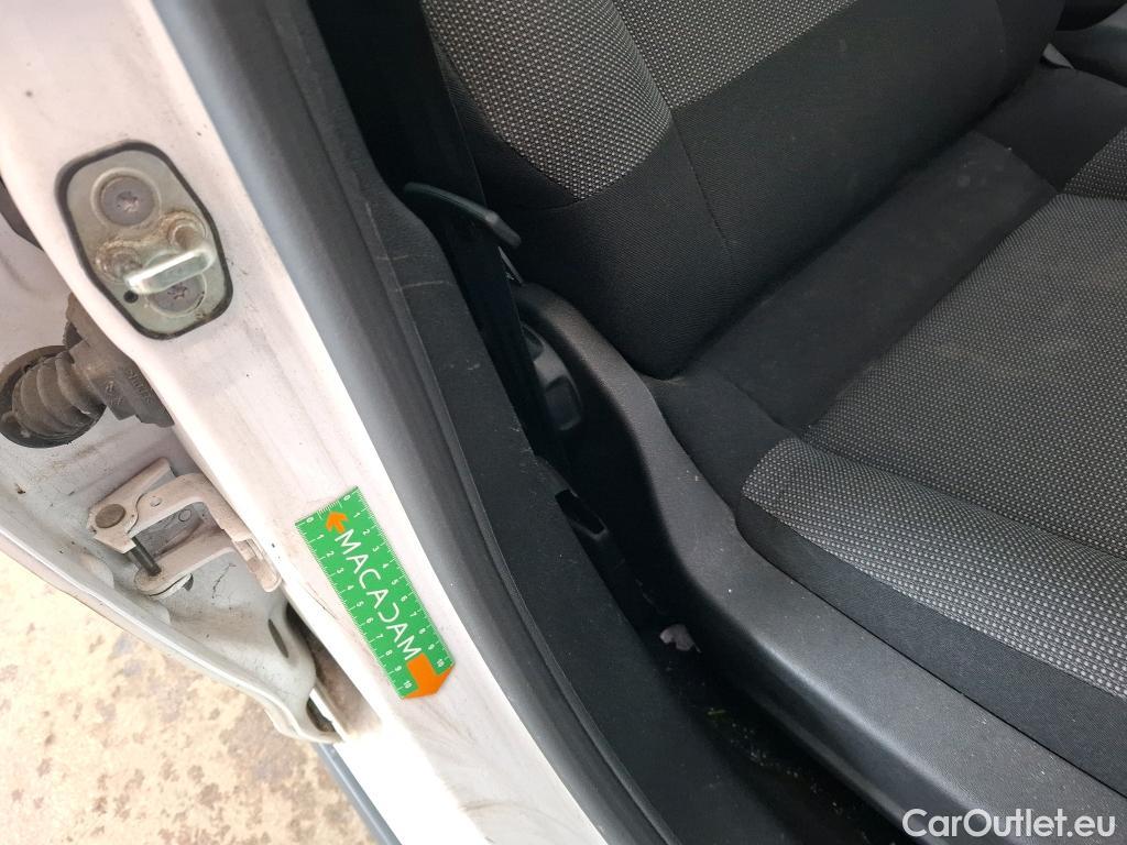  Citroen  C3  Société Feel Nav 1.2 PureTech 80CV BVM5 E6d #3