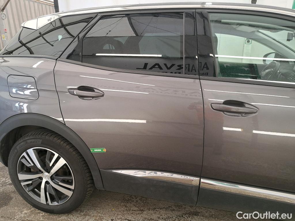  Peugeot  3008 PEUGEOT  / 2020 / 5P / SUV 1.6 HYBRID 225 E-EAT8 Allure Pack #3