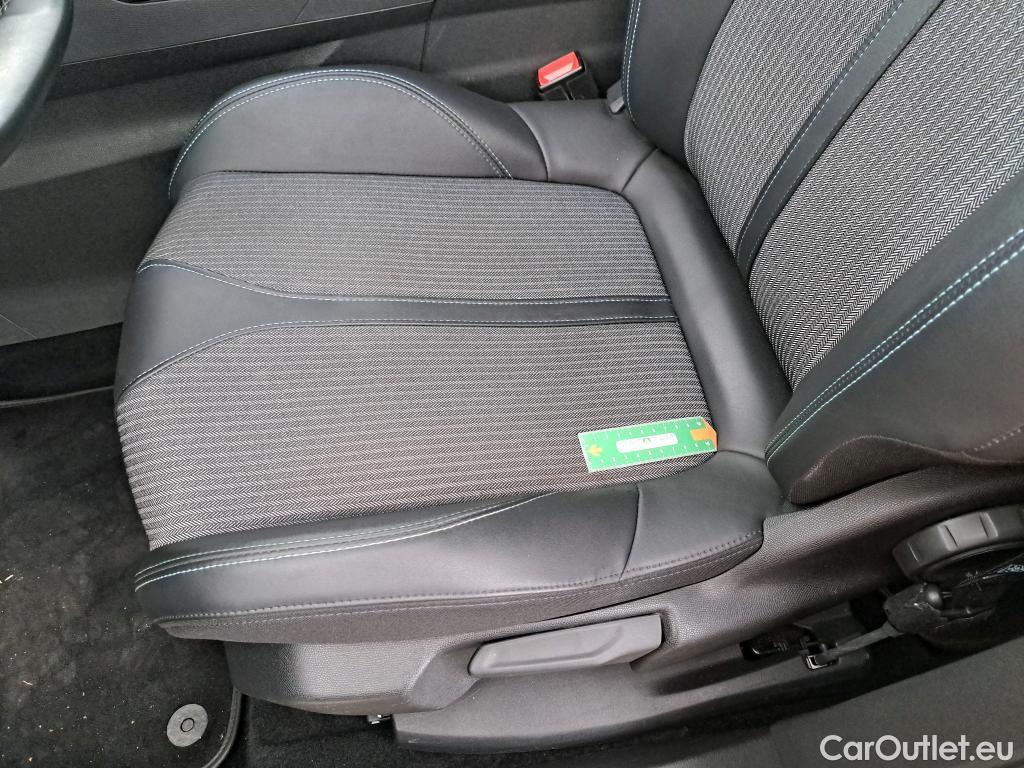  Peugeot  3008 PEUGEOT  / 2020 / 5P / SUV 1.6 HYBRID 225 E-EAT8 Allure Pack #9