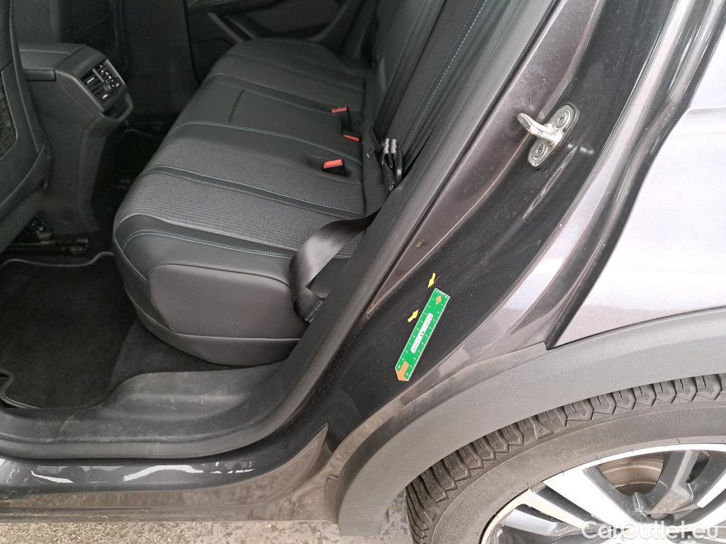  Peugeot  3008 PEUGEOT  / 2020 / 5P / SUV 1.6 HYBRID 225 E-EAT8 Allure Pack #18