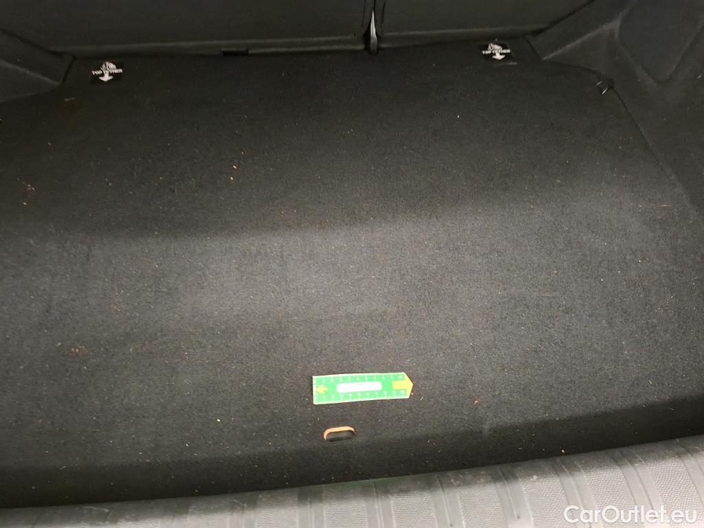  Peugeot  308 PEUGEOT  / 2017 / 5P / Berline Puretech 110 SS Active Business / VO RECONDITIONNE - PHOTOS AVANT RECONDITIONNEMENT #4