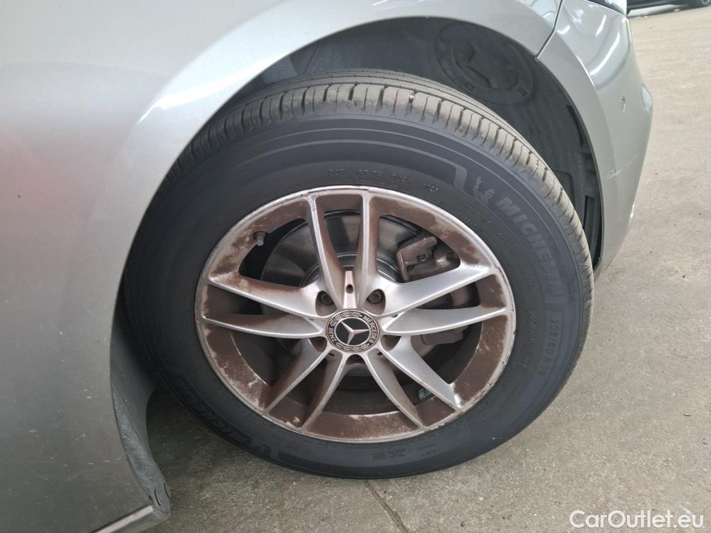  Mercedes  A-Klasse MERCEDES-BENZ Classe A / 2018 / 5P / Berline A 180 d Business Line 7G-DCT #12