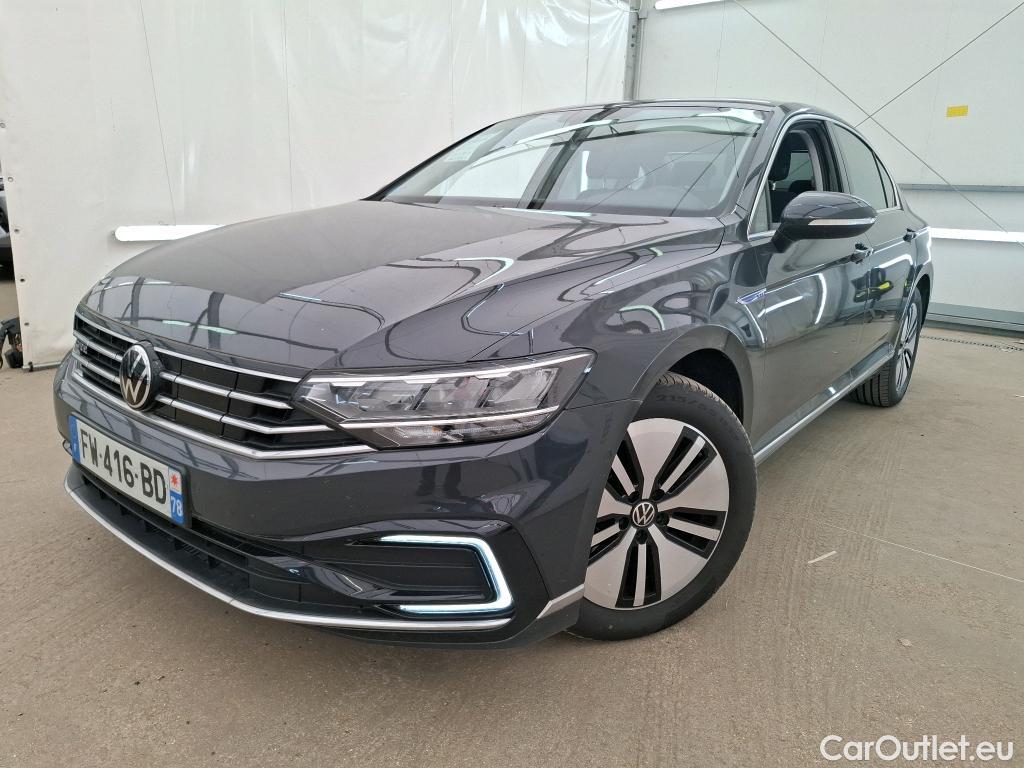 Volkswagen  Passat VOLKSWAGEN  / 2019 / 4P / Berline 1.4 TSI DSG HYBRIDE RECHAR GTE BUSINESS(SL) #1