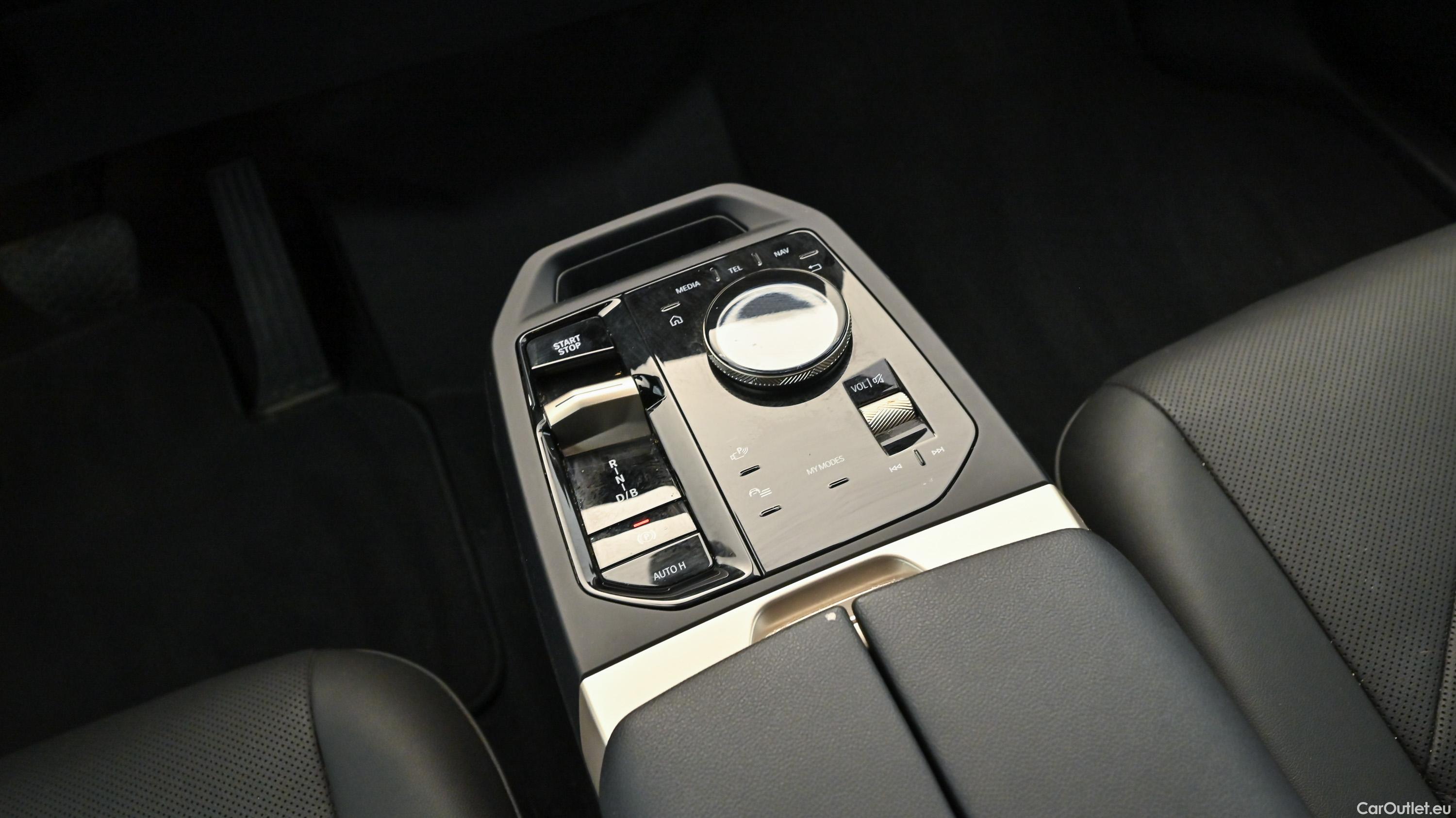Bmw  iX xDrive40 71kWh - Automatic Electric  14 #22