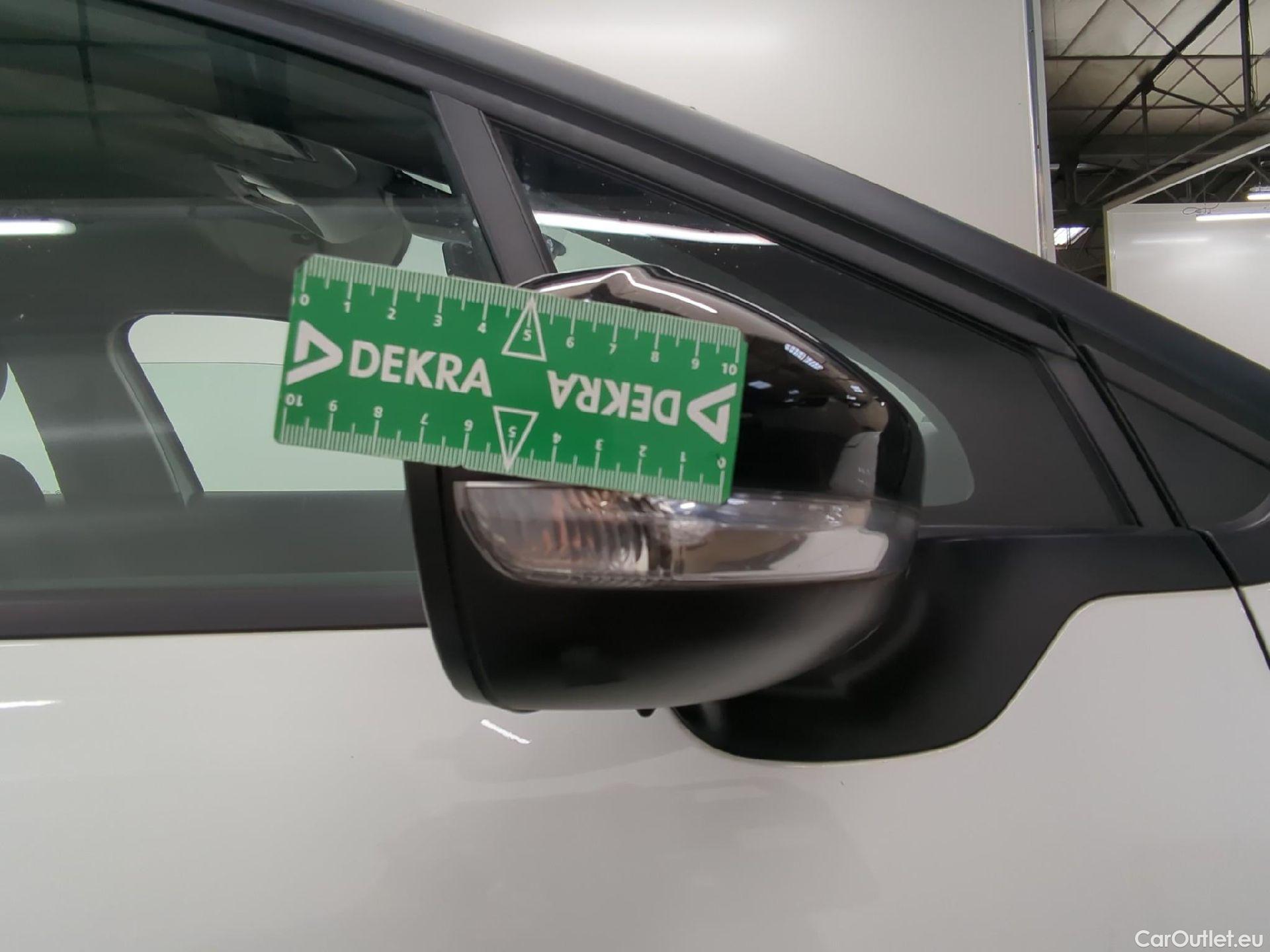  Citroen  C3  Société Feel 1.2 PureTech 80CV BVM5 E6d #14