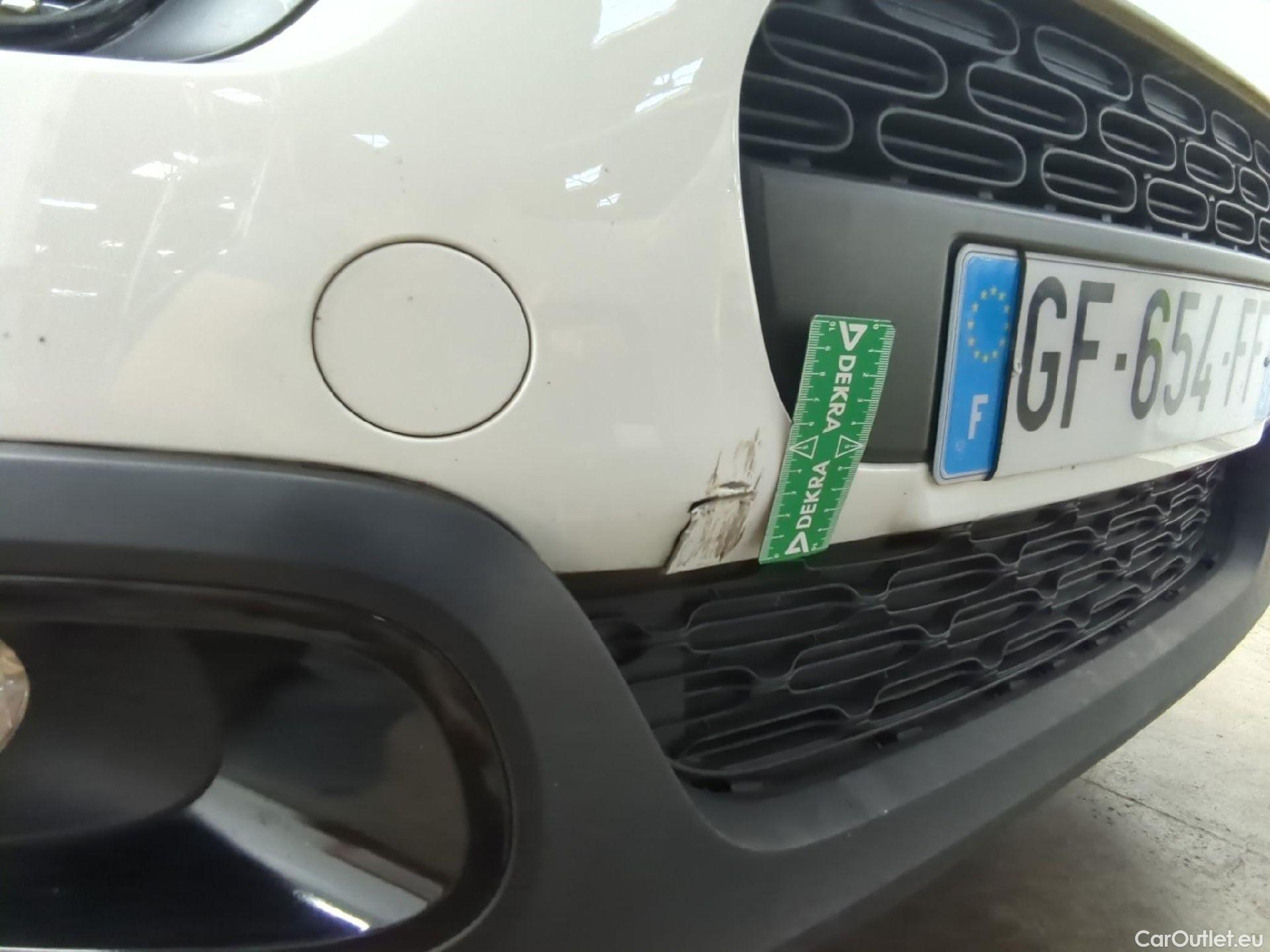  Citroen  C3  Société Feel 1.2 PureTech 80CV BVM5 E6d #16