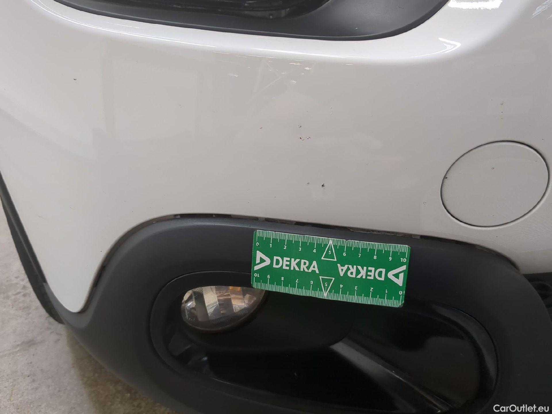  Citroen  C3  Société Feel 1.2 PureTech 80CV BVM5 E6d #20