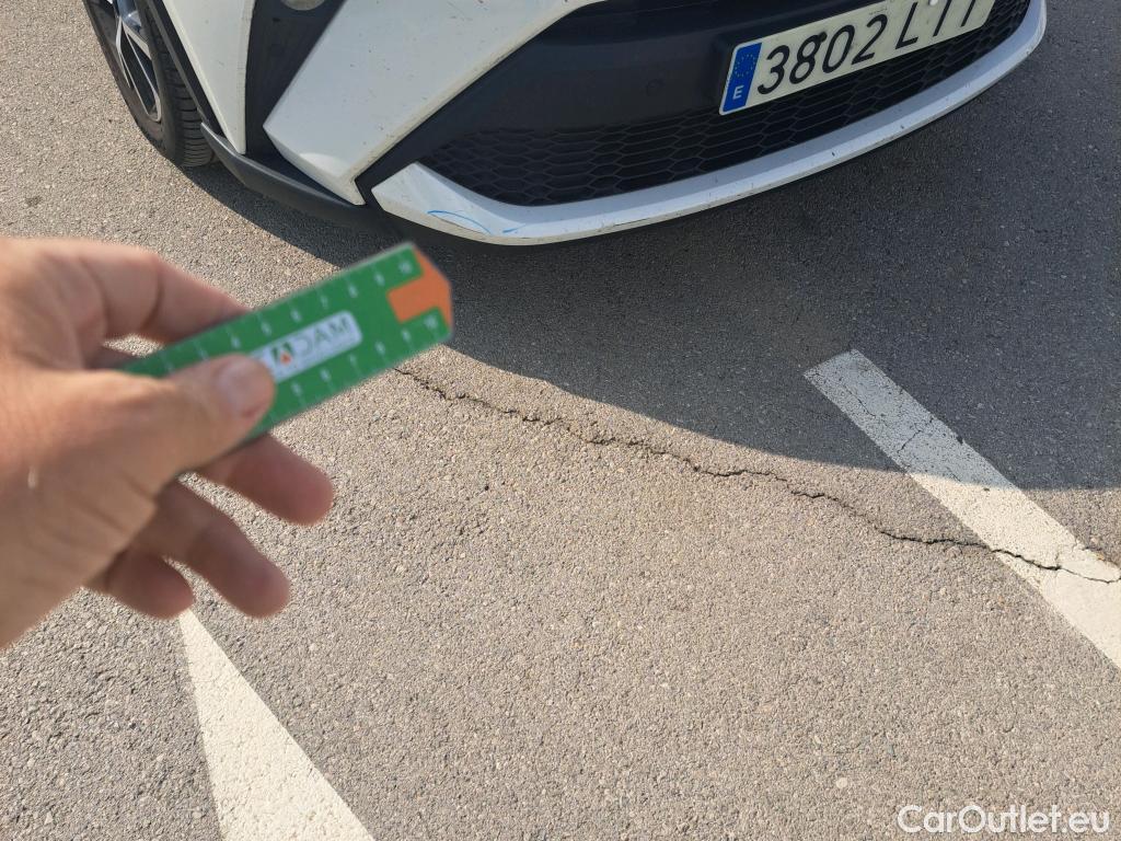  Toyota  C-HR TOYOTA  / 2019 / 5P / todoterreno 1.8 125H Advance #19