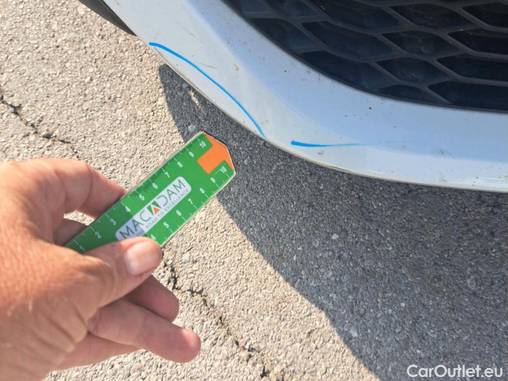  Toyota  C-HR TOYOTA  / 2019 / 5P / todoterreno 1.8 125H Advance #21