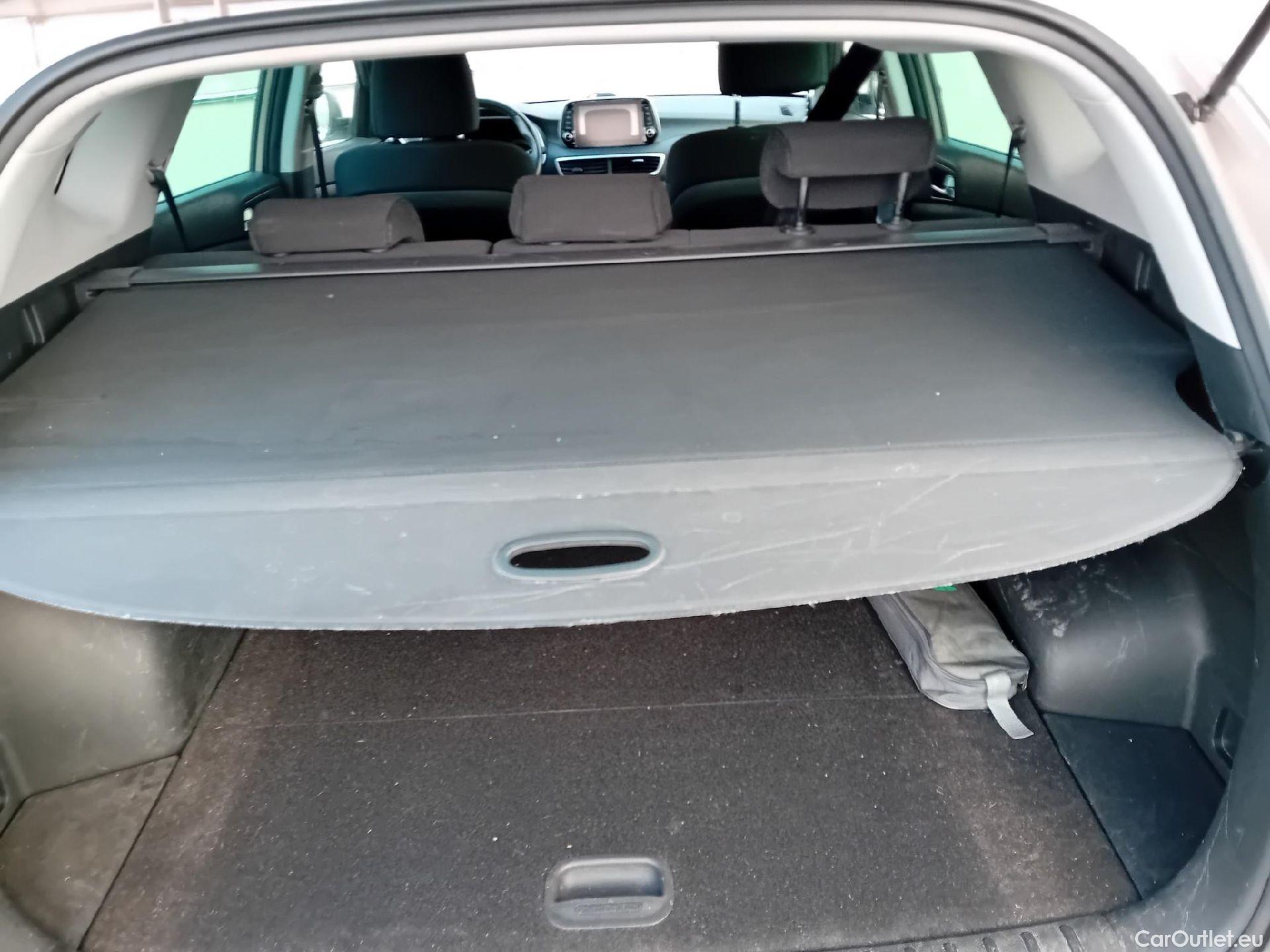  Hyundai  Tucson HYUNDAI  / 2018 / 5P / todoterreno 1.6 CRDI 85kW (116CV) 48V Tecno 4X2 #8