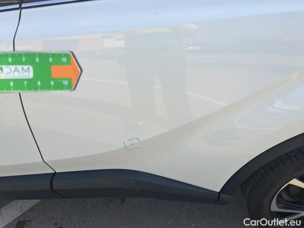  Toyota  C-HR TOYOTA  / 2019 / 5P / todoterreno 1.8 125H Advance #17