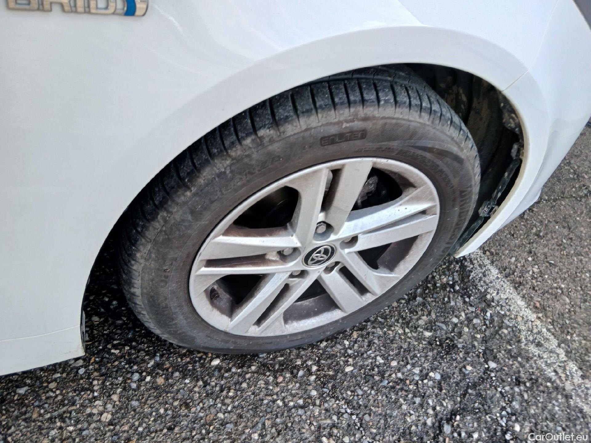  Toyota  Corolla TOYOTA  1.8 125H ACTIVE TECH E-CVT #24