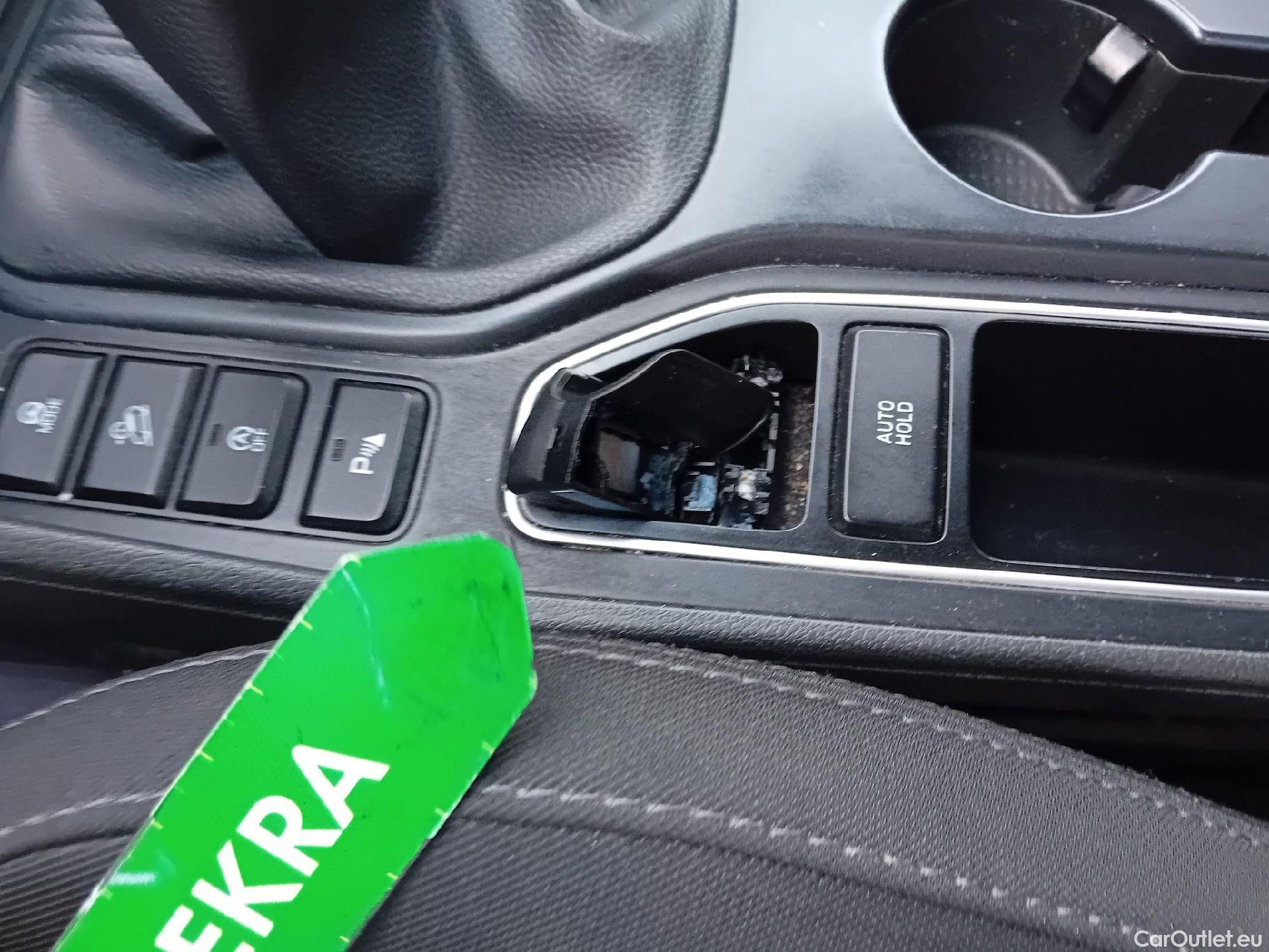  Hyundai  Tucson HYUNDAI  / 2018 / 5P / todoterreno 1.6 CRDI 85kW (116CV) 48V Tecno 4X2 #7