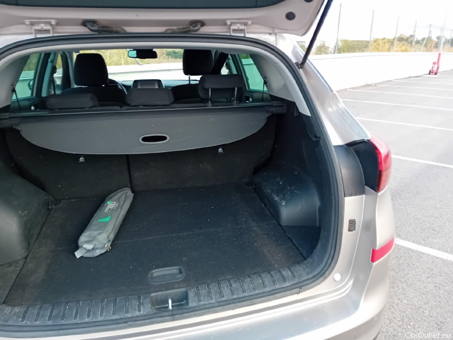  Hyundai  Tucson HYUNDAI  / 2018 / 5P / todoterreno 1.6 CRDI 85kW (116CV) 48V Tecno 4X2 #43