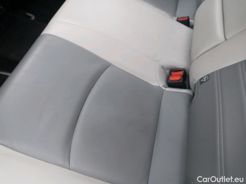  Toyota  RAV4 TOYOTA  / 2018 / 5P / todoterreno 2.5l 220H Luxury #18