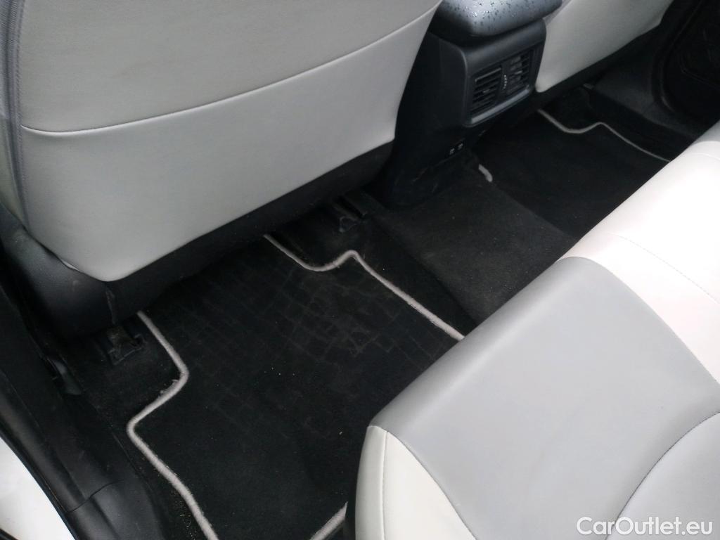  Toyota  RAV4 TOYOTA  / 2018 / 5P / todoterreno 2.5l 220H Luxury #17