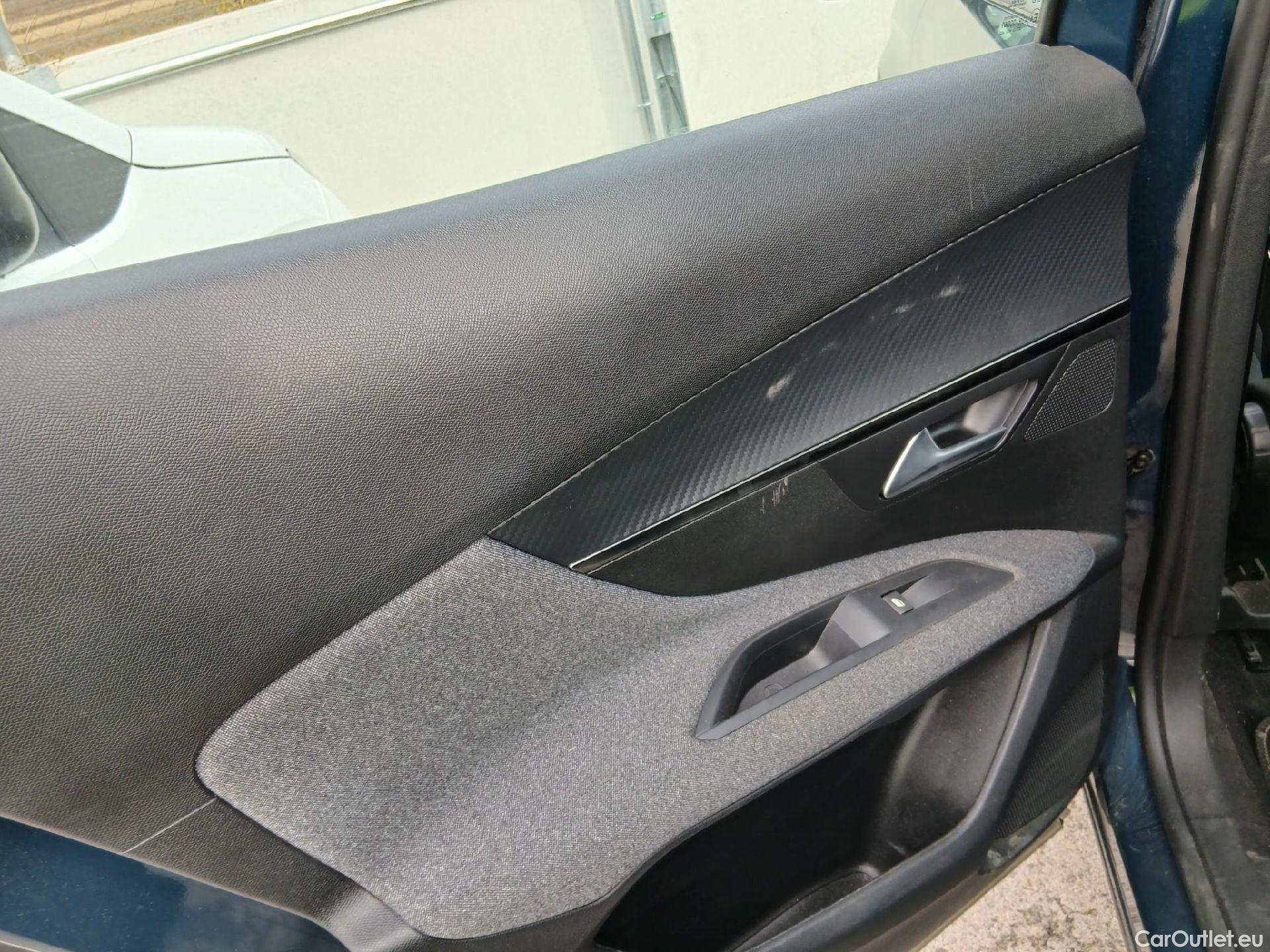  Peugeot  3008 PEUGEOT  / 2020 / 5P / todoterreno 1.5 BlueHDi 96kW (130CV) S&S Active Pack (CM) #19