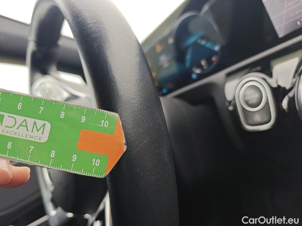  Land Rover  Discovery MERCEDES-BENZ CLA / 2019 / 4P / coupé CLA 180 #14