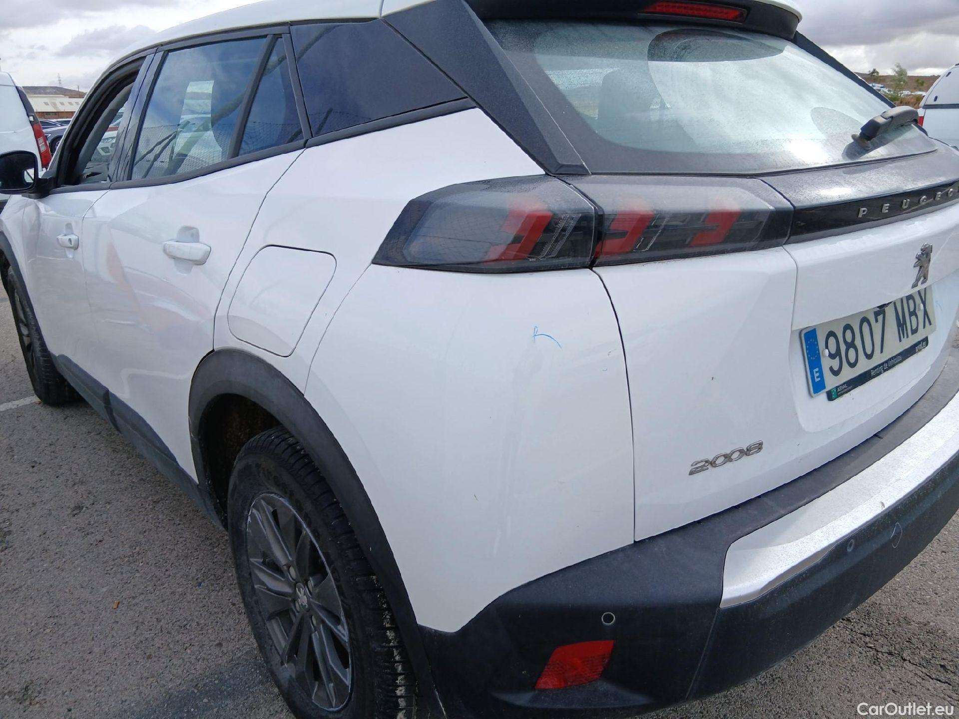 Peugeot  2008 PEUGEOT  / 2019 / 5P / todoterreno Active Pack BlueHDI 81kW (110CV) #14