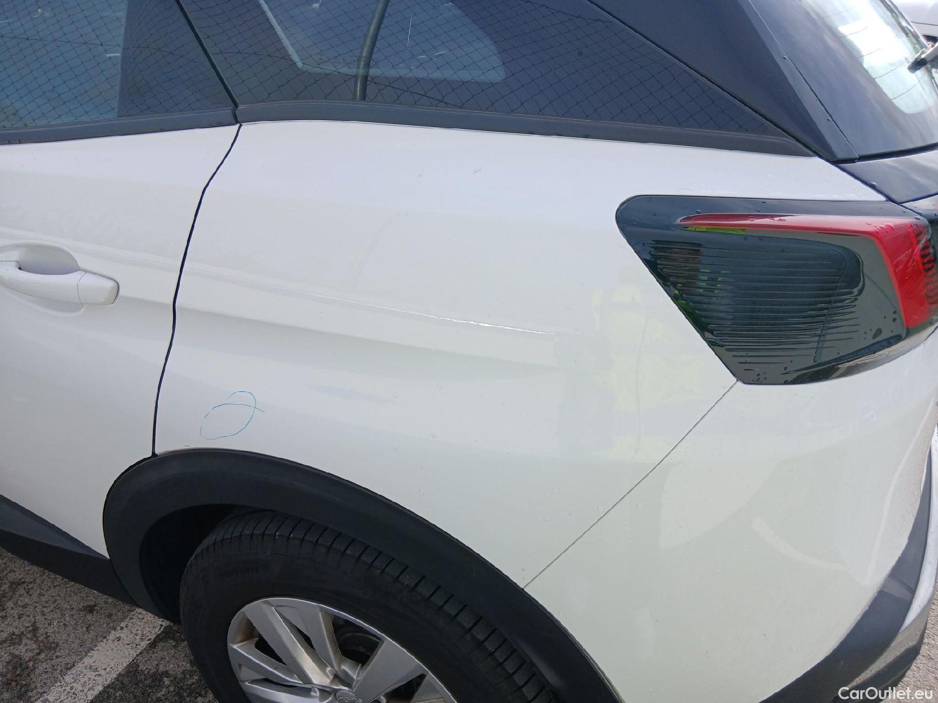  Peugeot  3008 PEUGEOT  / 2016 / 5P / todoterreno 1.5L BlueHDi 96kW (130CV) S&S Active (AC2) #18