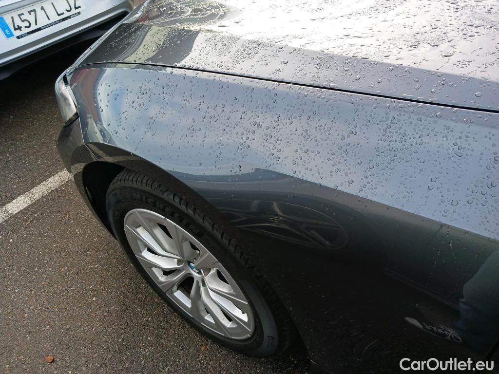  Bmw  Serie 3 BMW  / 2019 / 5P / familiar 318d Auto.Touring #24