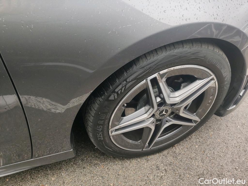  Mercedes  A-Klasse MERCEDES-BENZ Clase A / 2018 / 5P / berlina con portón A 200 d #13