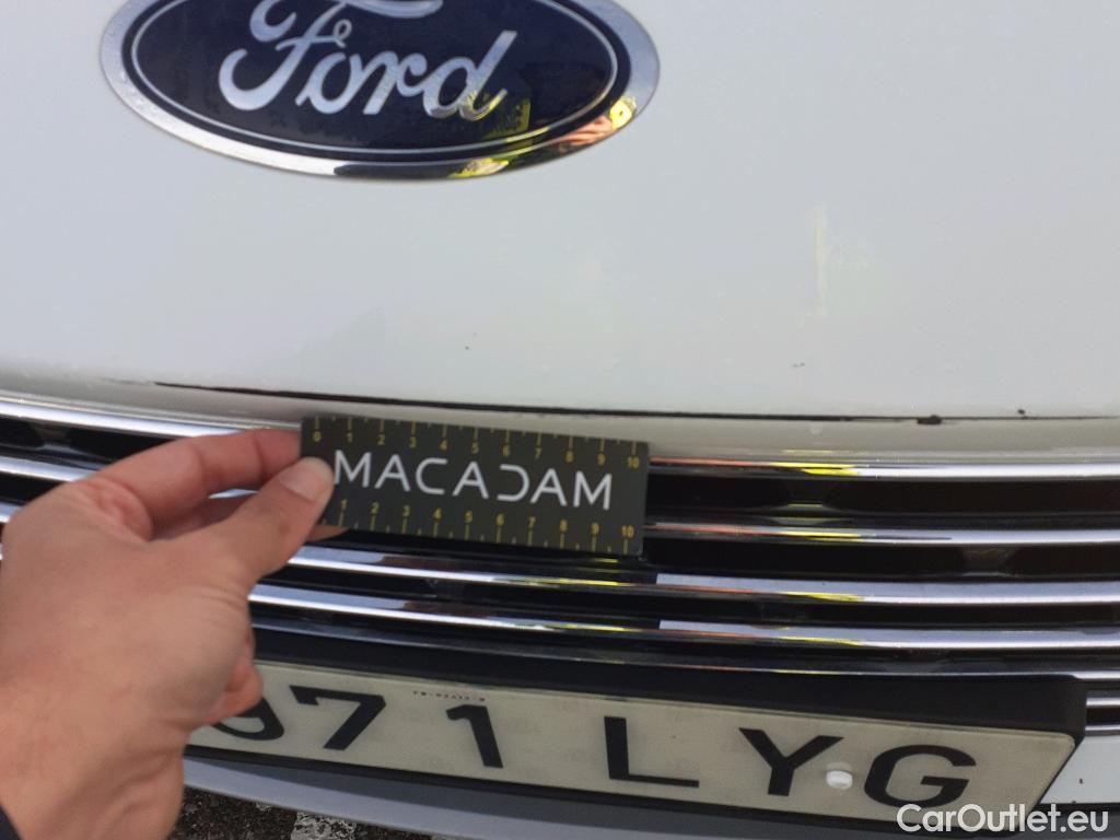  Ford  Kuga FORD  / 2019 / 5P / todoterreno Titanium 2.5 Duratec FHEV 140kW Auto #33