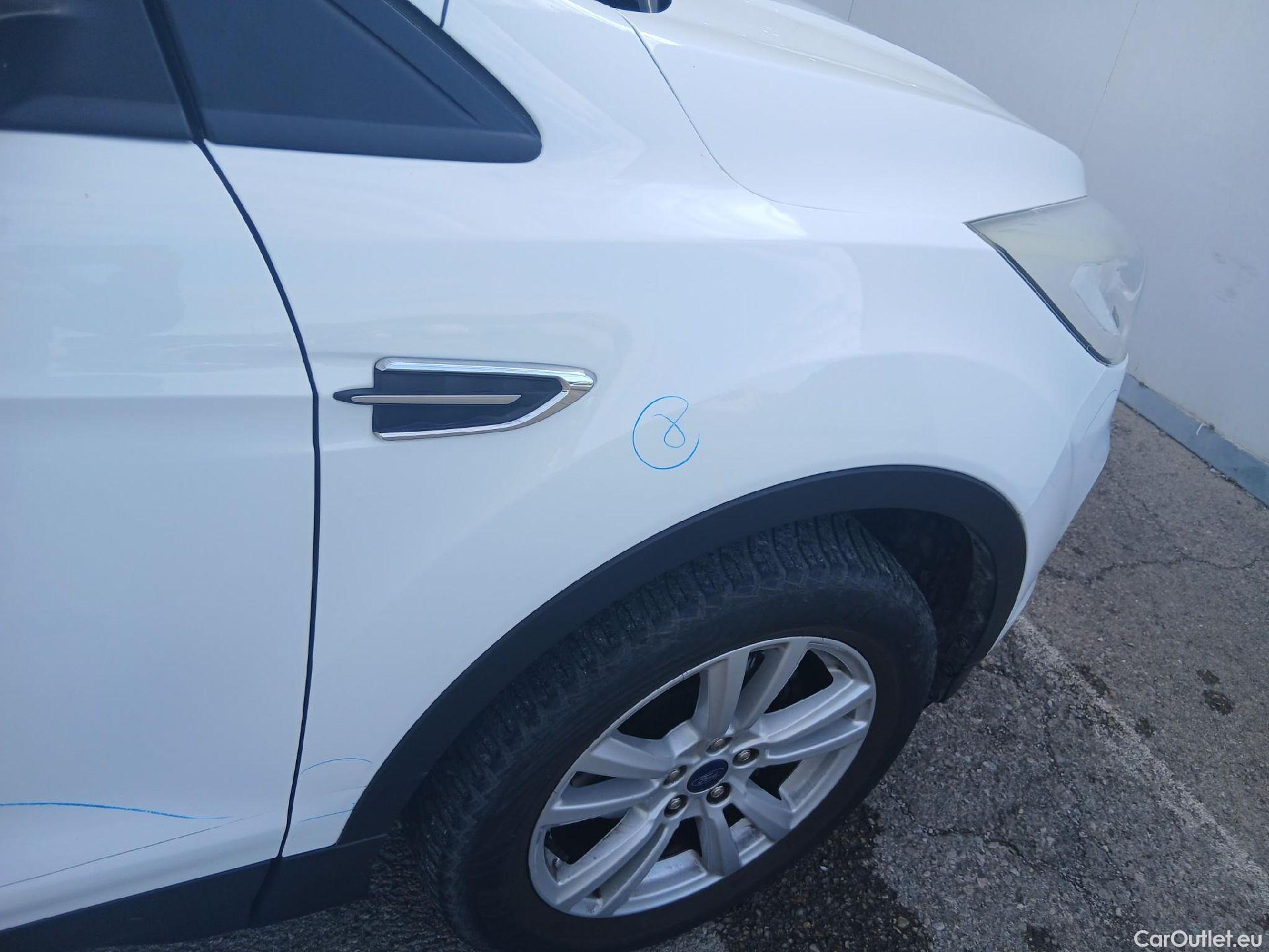  Ford  Kuga FORD  / 2016 / 5P / todoterreno 1.5 EcoBoost 88kW 4x2 Trend+ (CX) #24