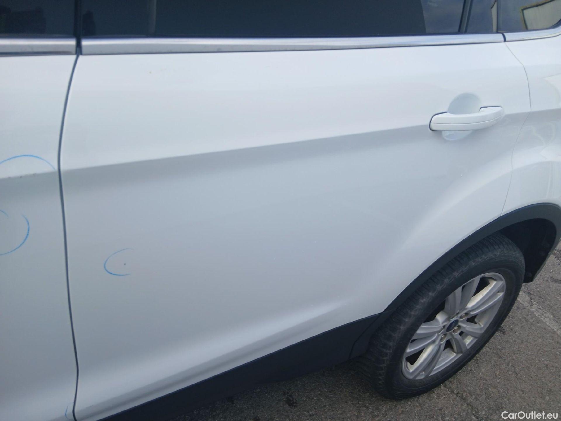  Ford  Kuga FORD  / 2016 / 5P / todoterreno 1.5 EcoBoost 88kW 4x2 Trend+ (CX) #11