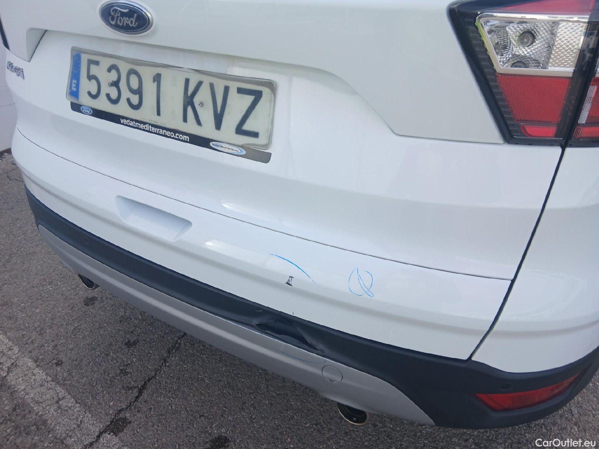  Ford  Kuga FORD  / 2016 / 5P / todoterreno 1.5 EcoBoost 88kW 4x2 Trend+ (CX) #19