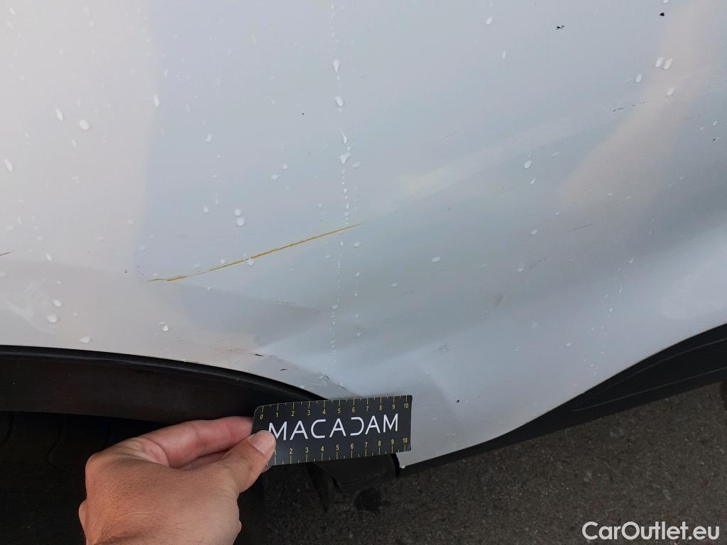  Ford  Kuga FORD  / 2019 / 5P / todoterreno Titanium 2.5 Duratec FHEV 140kW Auto #4