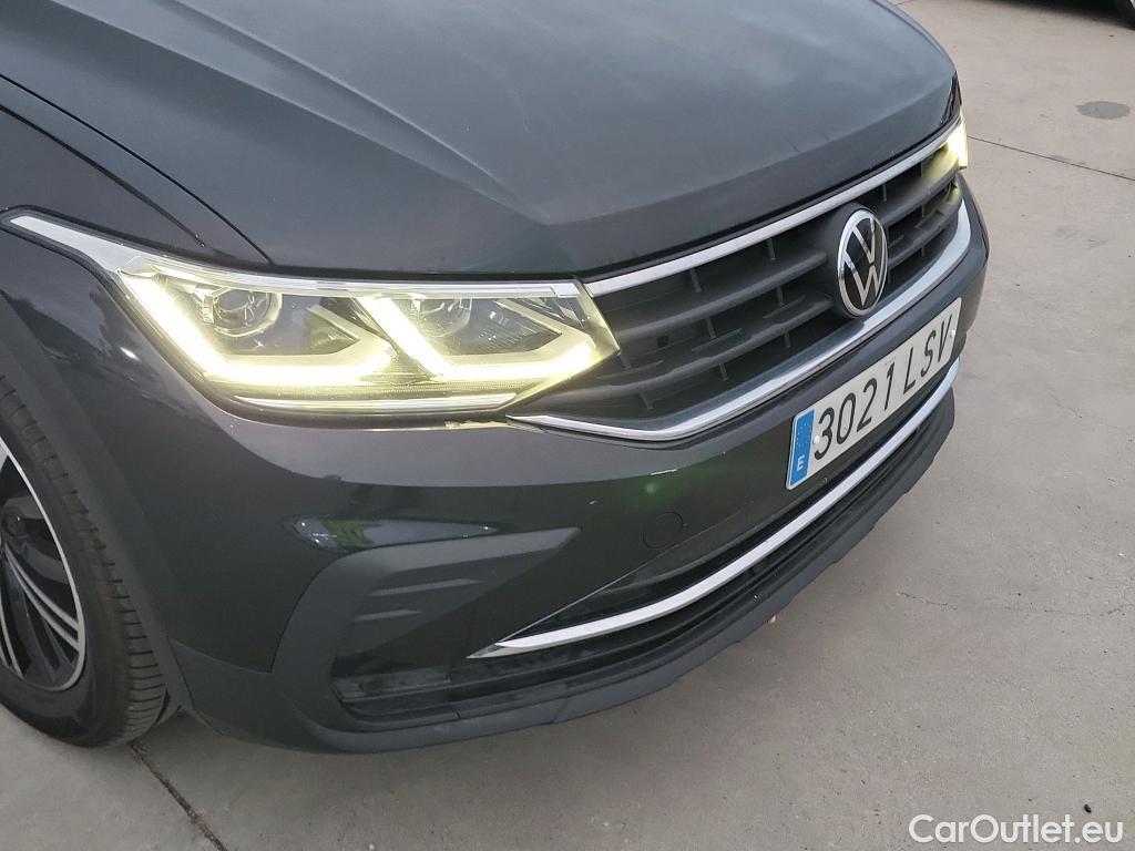  Volkswagen  Tiguan VOLKSWAGEN  / 2020 / 5P / todoterreno Life 2.0 TDI 110kW (150CV) DSG (AC2) #12