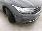  Volkswagen  Tiguan Volkswagen  2.0 TDI 110kW DSG Life Business 5d #28