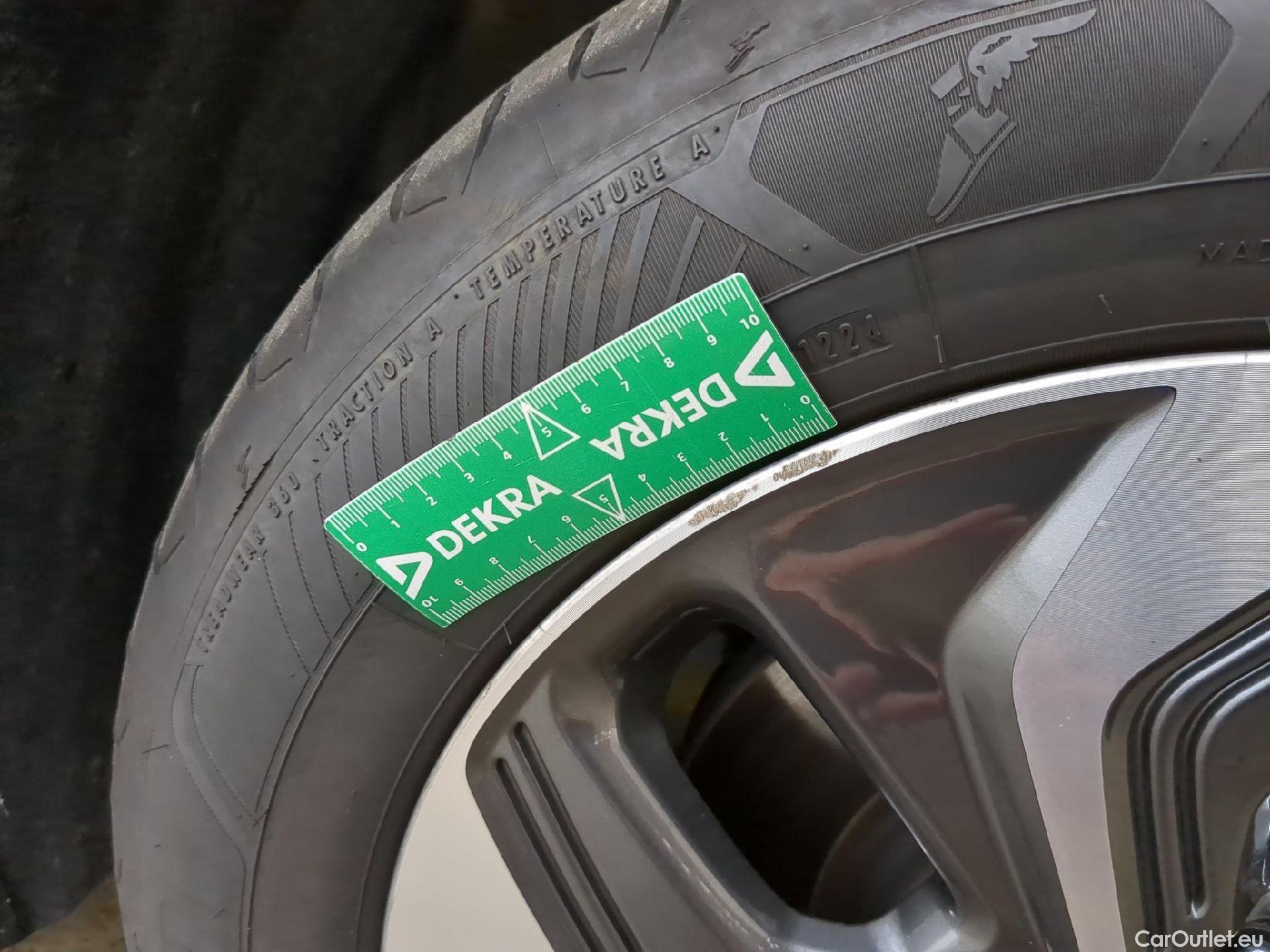  Hyundai  Konna Kona Business Hybrid 2WD 1.6 GDI 140CV BVA6 E6d #2
