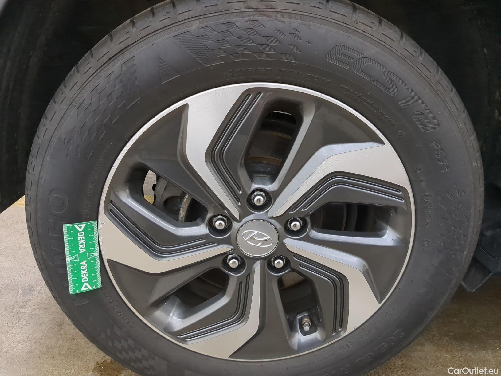  Hyundai  Konna Kona Business Hybrid 2WD 1.6 GDI 140CV BVA6 E6d #3